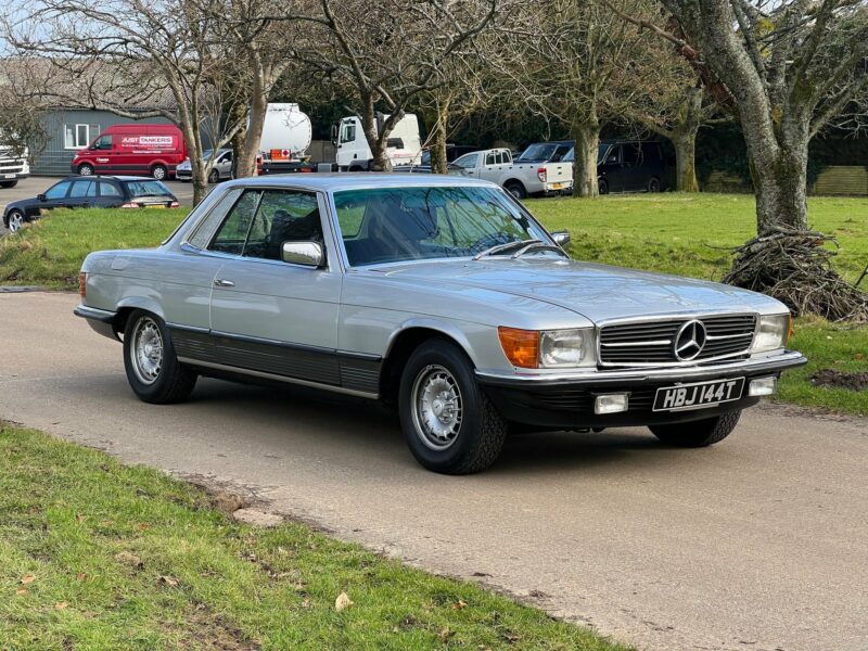 Silver metallic Mercedes C107 450SLC 5L