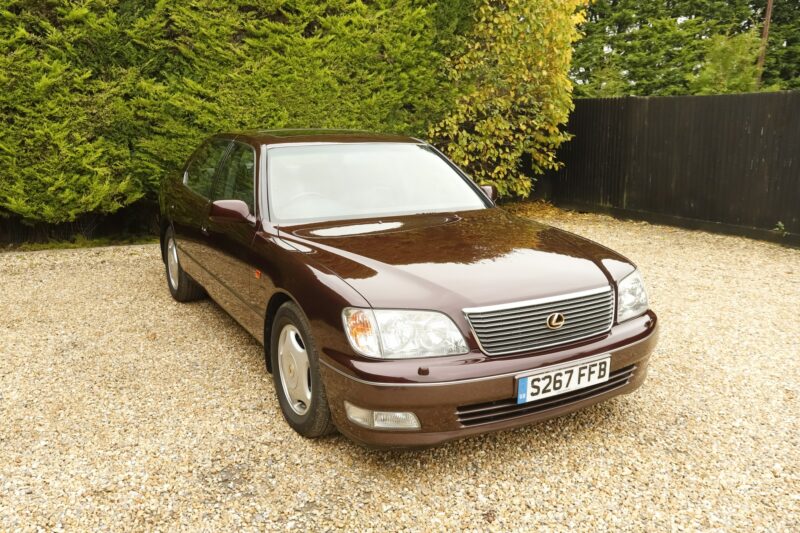 Burgundy Lexus XF20 LS400