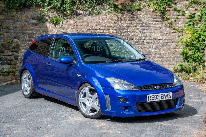 Blue Ford Focus RS Mk1