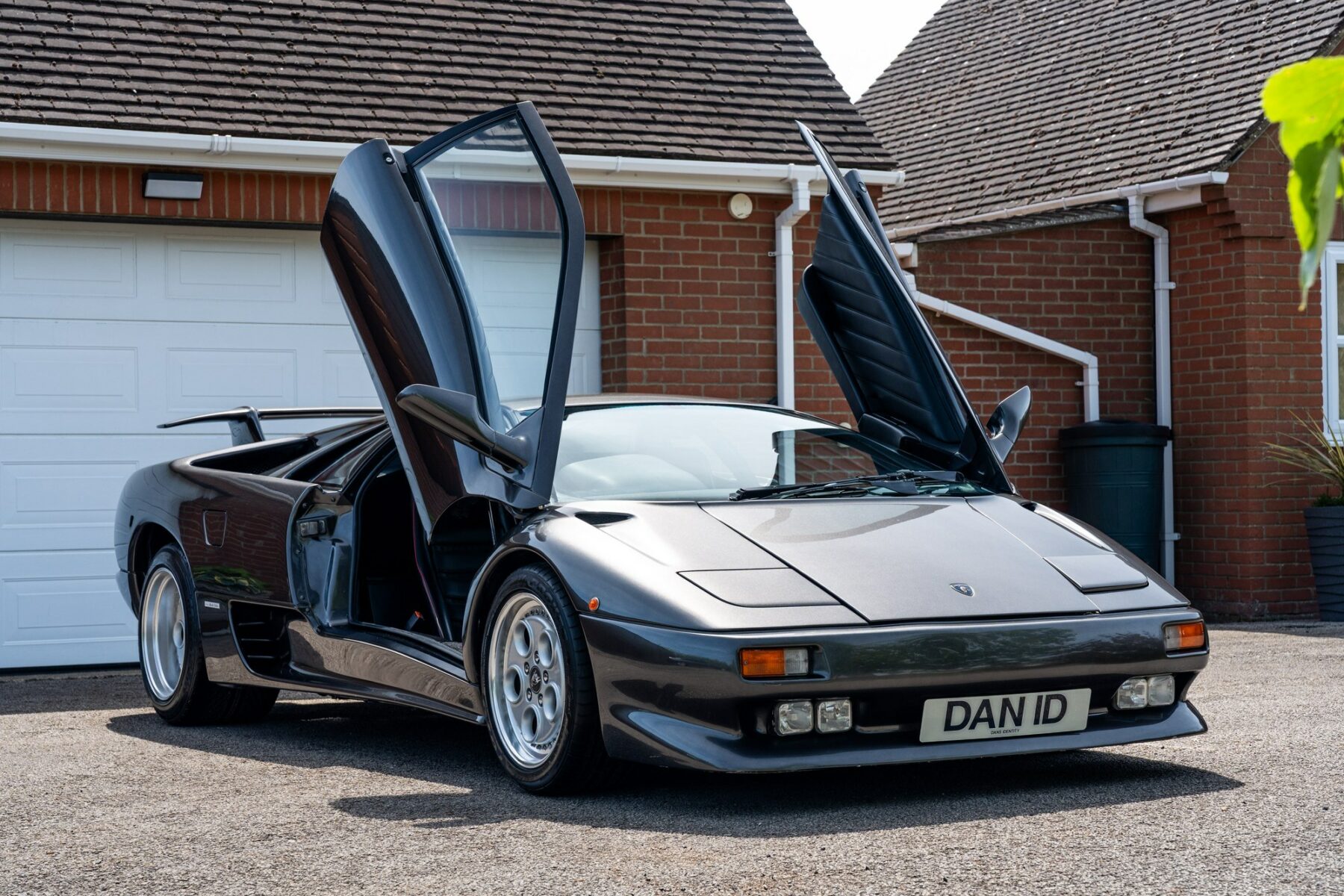 This One-of-One Lamborghini Diablo Is Peak 1990s Excess