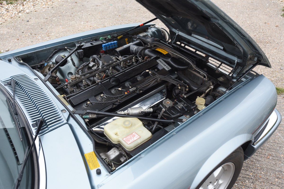 XJS Convertible 4.0 AJ6 engine